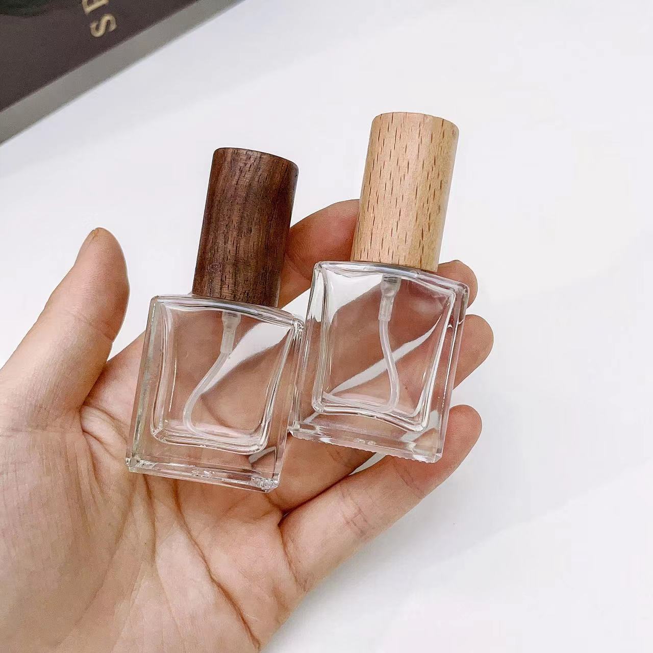زجاجة بخاخ عطر من الزجاج السمي - مراجعة Perfume Fragrance Ingredients وسعره
