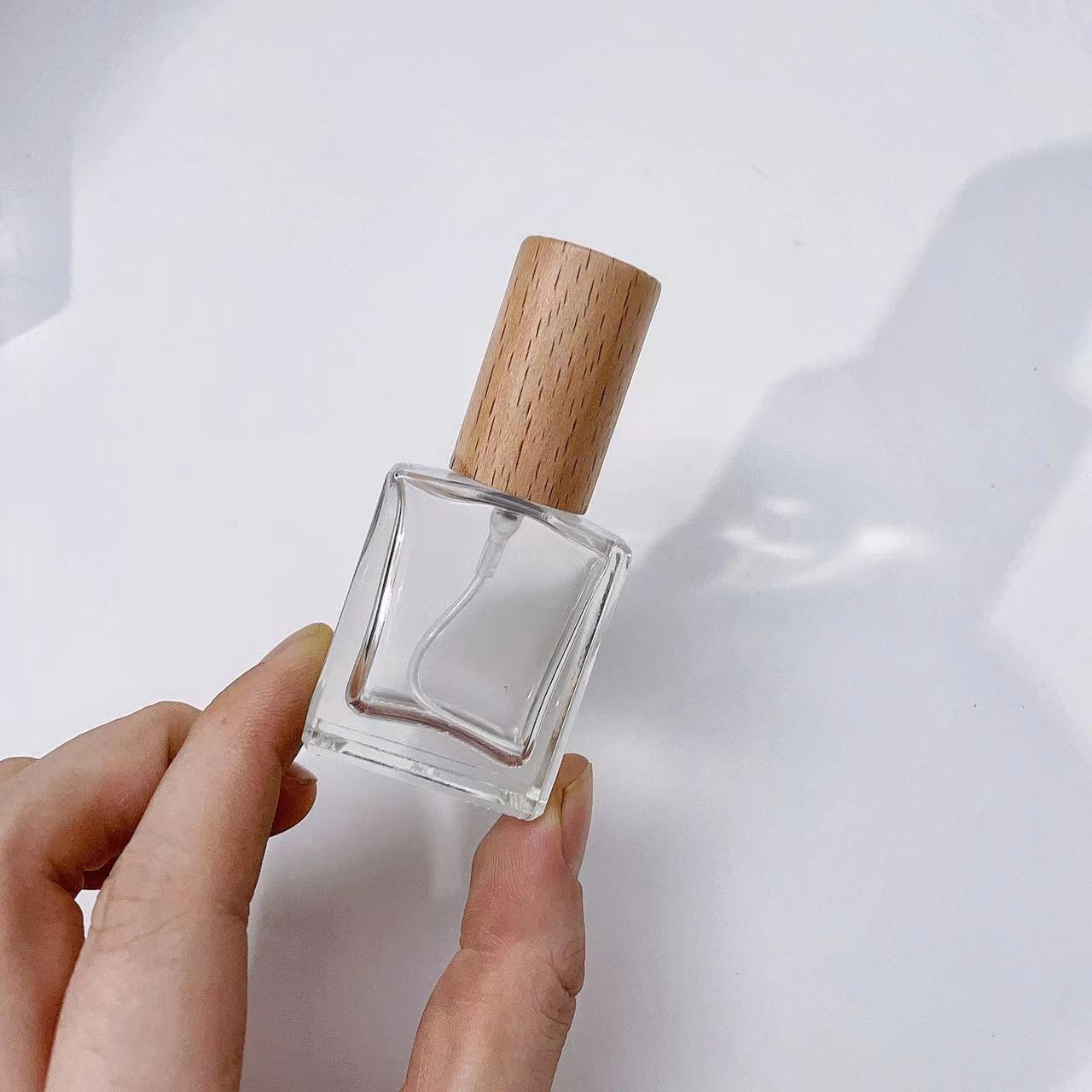 زجاجة بخاخ عطر من الزجاج السمي - مراجعة Perfume Fragrance Ingredients وسعره